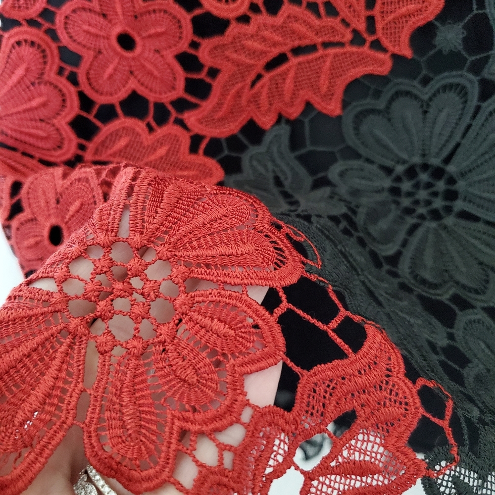 NWOT Alice + Olivia Farrel Guipure Lace Skirt - Picture 8 of 13